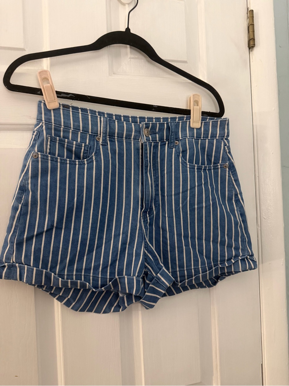 American Eagle Mom Shorts Women’s Size 6 Blue White Striped High Rise Denim